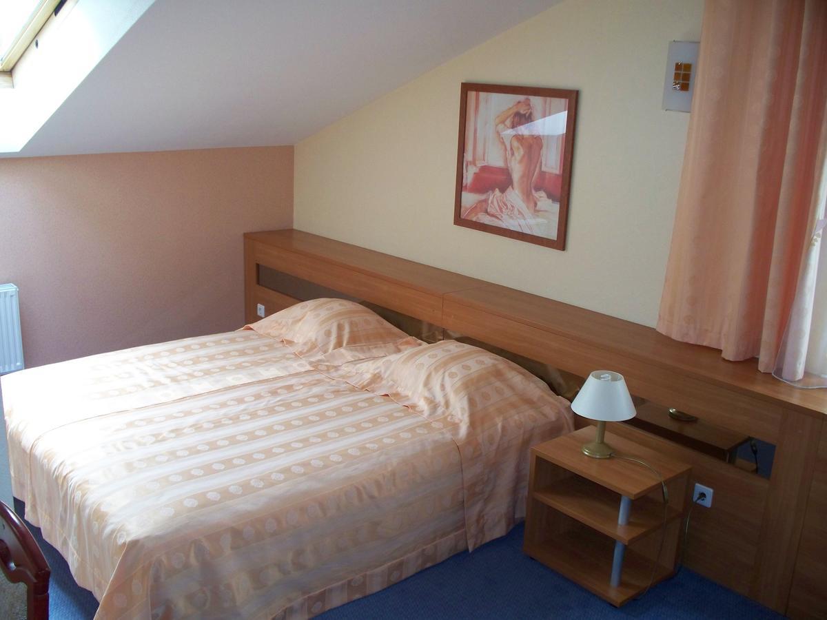 Pagunda Otel Rokiskis Oda fotoğraf