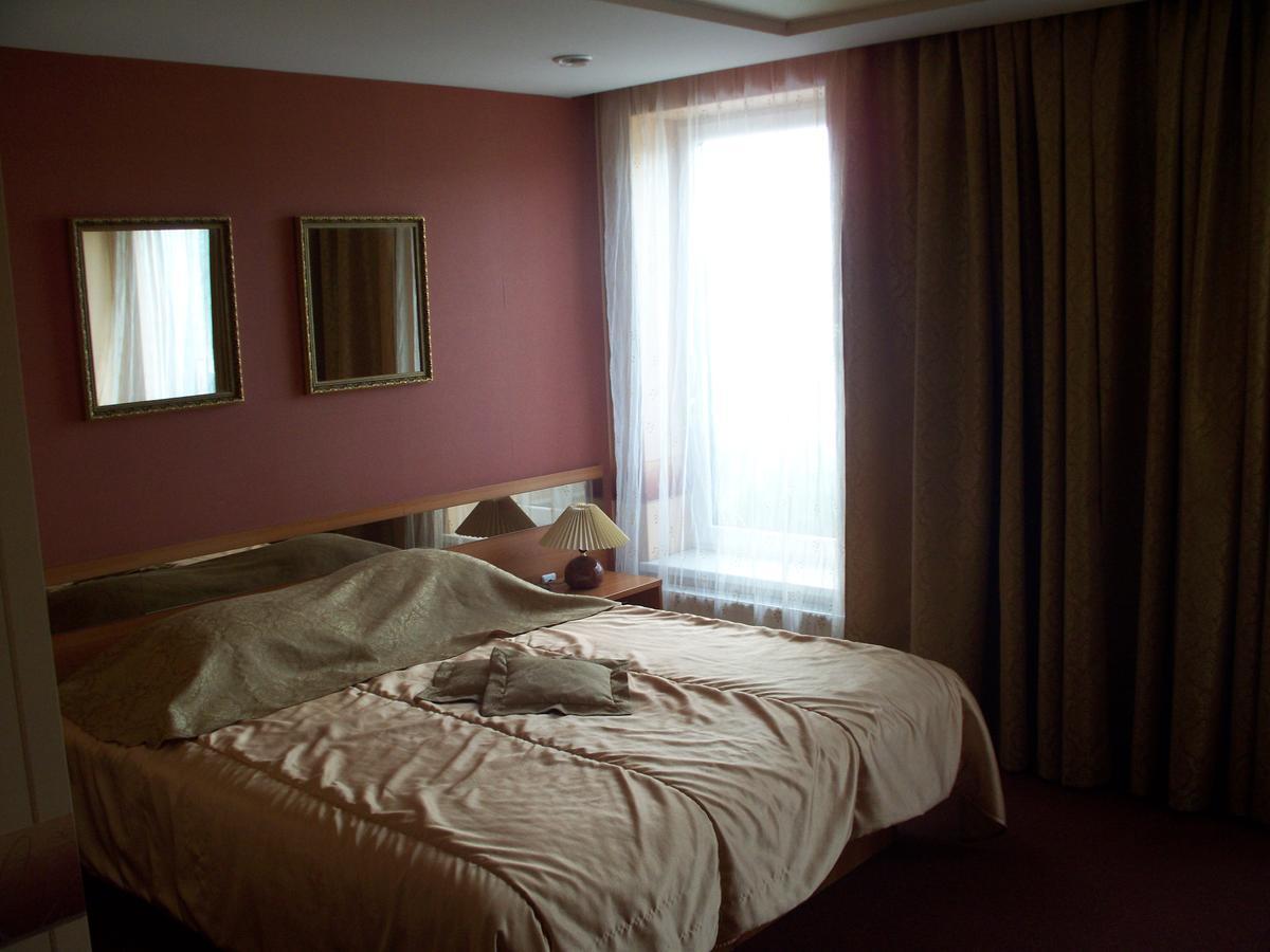 Pagunda Otel Rokiskis Dış mekan fotoğraf